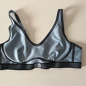 ALO Yoga Airlift Line Bra Winter Frost